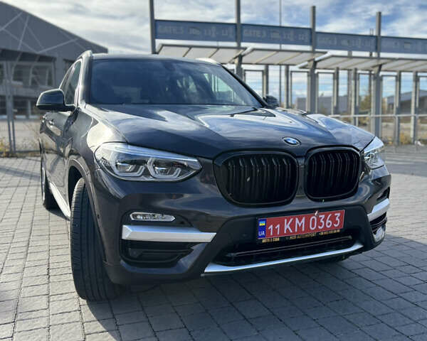 Серый БМВ Х3, объемом двигателя 2 л и пробегом 109 тыс. км за 26990 $, фото 1 на Automoto.ua