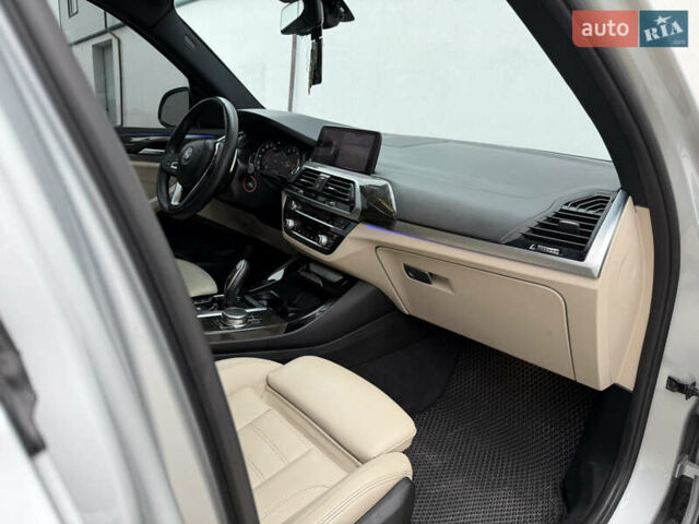 Серый БМВ Х3, объемом двигателя 2 л и пробегом 143 тыс. км за 21000 $, фото 14 на Automoto.ua