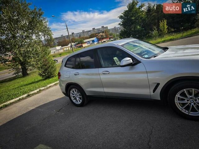 Серый БМВ Х3, объемом двигателя 2 л и пробегом 230 тыс. км за 29999 $, фото 4 на Automoto.ua