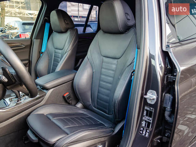 Сірий БМВ Х3, об'ємом двигуна 3 л та пробігом 126 тис. км за 37700 $, фото 31 на Automoto.ua