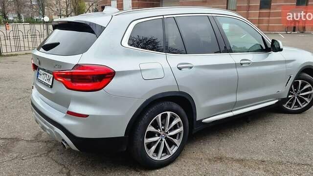 Серый БМВ Х3, объемом двигателя 2 л и пробегом 178 тыс. км за 28500 $, фото 3 на Automoto.ua