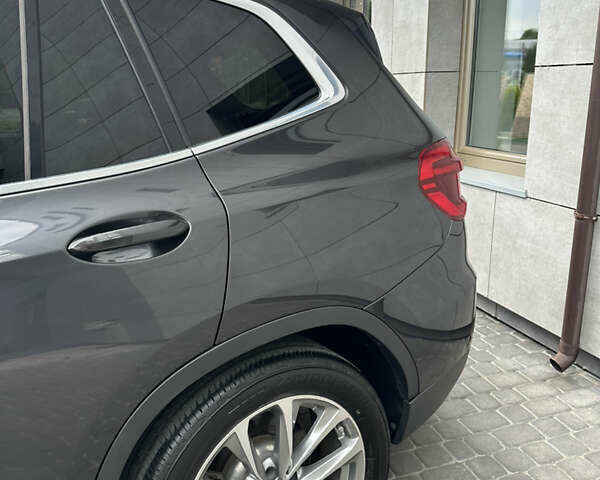Серый БМВ Х3, объемом двигателя 2 л и пробегом 86 тыс. км за 32000 $, фото 5 на Automoto.ua