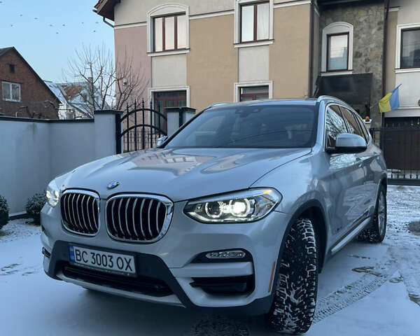 Серый БМВ Х3, объемом двигателя 2 л и пробегом 27 тыс. км за 35900 $, фото 2 на Automoto.ua
