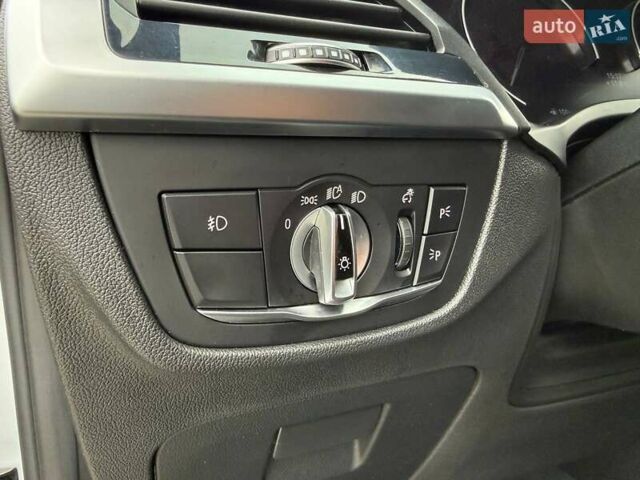 Серый БМВ Х3, объемом двигателя 2 л и пробегом 89 тыс. км за 25500 $, фото 25 на Automoto.ua