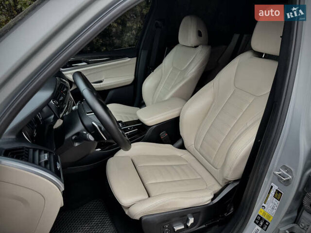 Серый БМВ Х3, объемом двигателя 2 л и пробегом 141 тыс. км за 22500 $, фото 18 на Automoto.ua