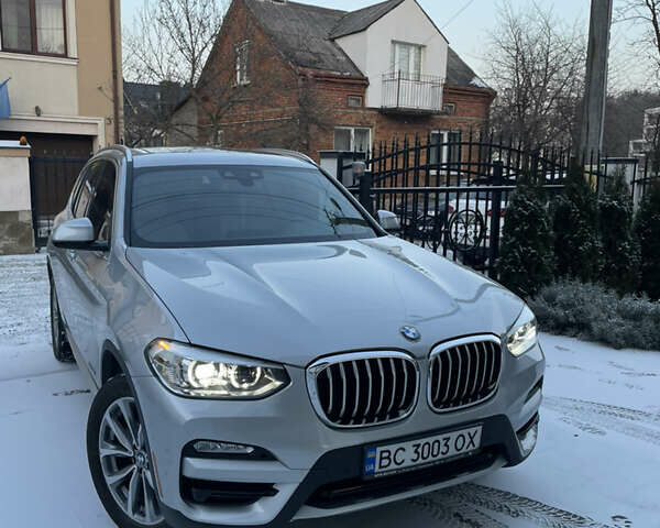 Серый БМВ Х3, объемом двигателя 2 л и пробегом 27 тыс. км за 35900 $, фото 1 на Automoto.ua