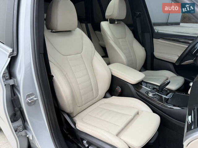 Серый БМВ Х3, объемом двигателя 2 л и пробегом 143 тыс. км за 21000 $, фото 15 на Automoto.ua