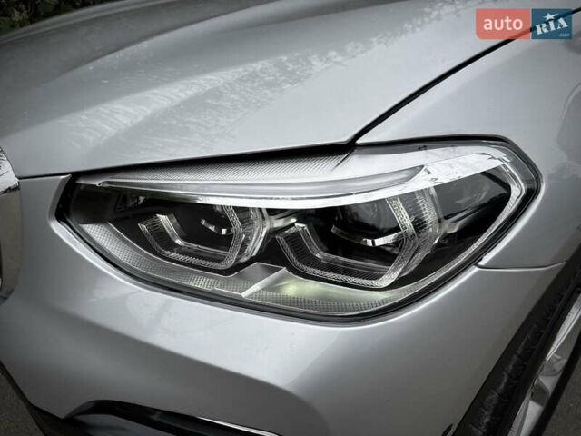 Серый БМВ Х3, объемом двигателя 2 л и пробегом 141 тыс. км за 22500 $, фото 3 на Automoto.ua