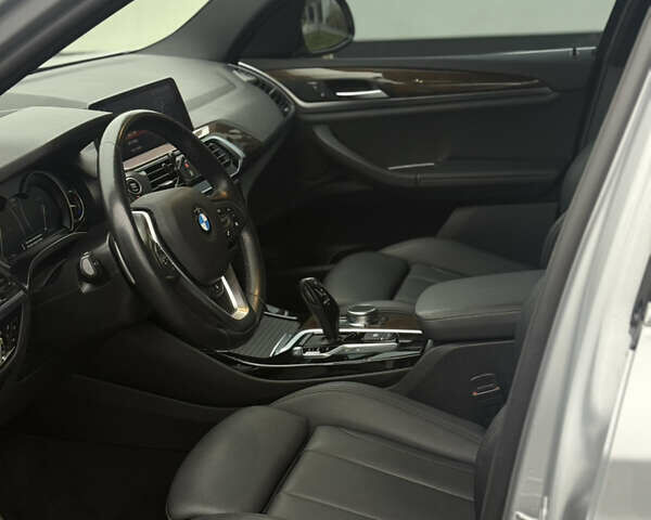 Серый БМВ Х3, объемом двигателя 2 л и пробегом 80 тыс. км за 23800 $, фото 14 на Automoto.ua