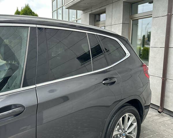 Серый БМВ Х3, объемом двигателя 2 л и пробегом 86 тыс. км за 32000 $, фото 4 на Automoto.ua