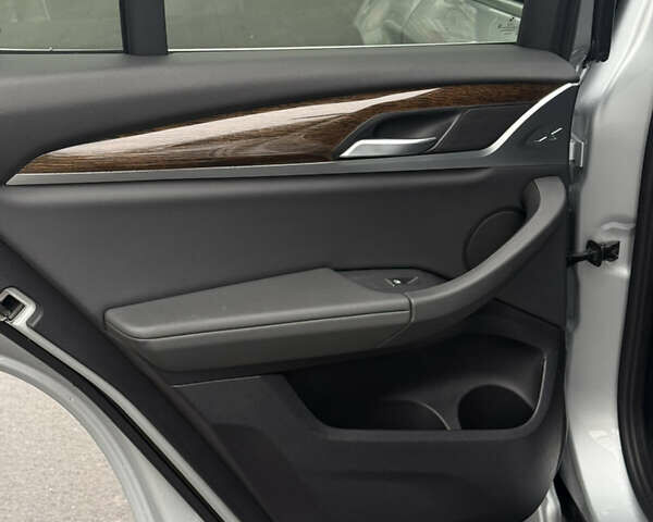 Серый БМВ Х3, объемом двигателя 2 л и пробегом 80 тыс. км за 23800 $, фото 32 на Automoto.ua