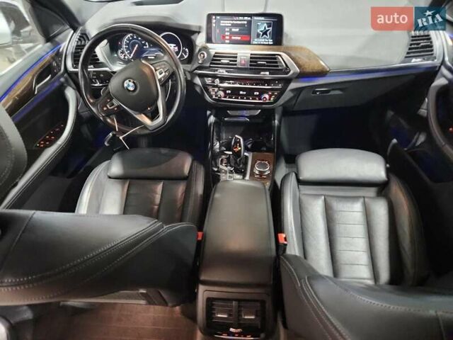 Серый БМВ Х3, объемом двигателя 2 л и пробегом 103 тыс. км за 8400 $, фото 6 на Automoto.ua