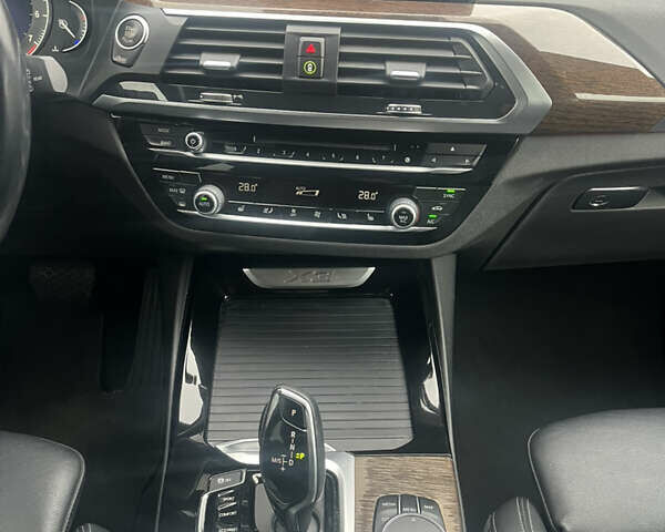 Серый БМВ Х3, объемом двигателя 2 л и пробегом 148 тыс. км за 26400 $, фото 23 на Automoto.ua