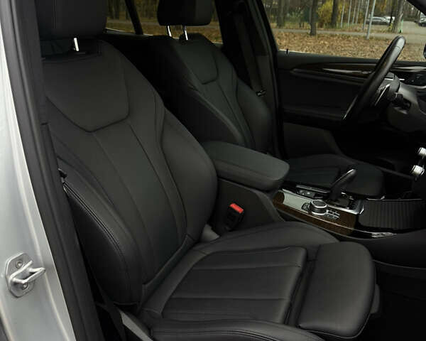 Сірий БМВ Х3, об'ємом двигуна 2 л та пробігом 59 тис. км за 29800 $, фото 16 на Automoto.ua