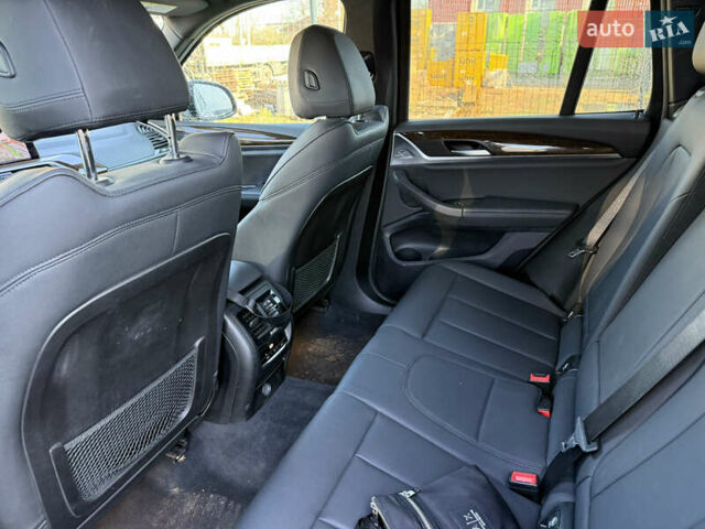 Серый БМВ Х3, объемом двигателя 2 л и пробегом 130 тыс. км за 23400 $, фото 23 на Automoto.ua