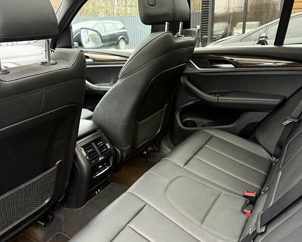 Сірий БМВ Х3, об'ємом двигуна 2 л та пробігом 139 тис. км за 23900 $, фото 21 на Automoto.ua