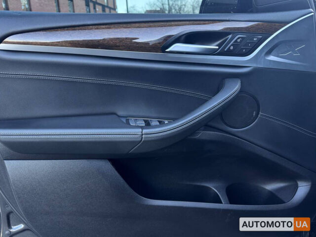 Серый БМВ Х3, объемом двигателя 2 л и пробегом 70 тыс. км за 32900 $, фото 8 на Automoto.ua