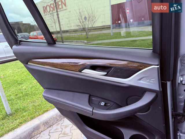 Серый БМВ Х3, объемом двигателя 2 л и пробегом 139 тыс. км за 23900 $, фото 25 на Automoto.ua