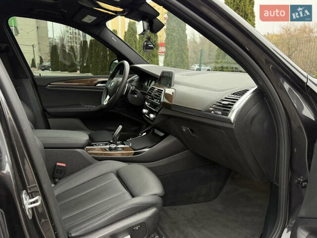 Сірий БМВ Х3, об'ємом двигуна 2 л та пробігом 151 тис. км за 22999 $, фото 28 на Automoto.ua