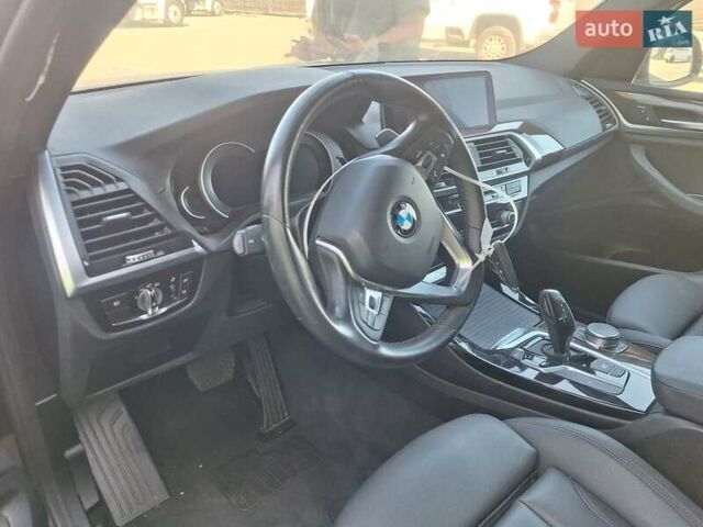 Серый БМВ Х3, объемом двигателя 2 л и пробегом 130 тыс. км за 18900 $, фото 10 на Automoto.ua