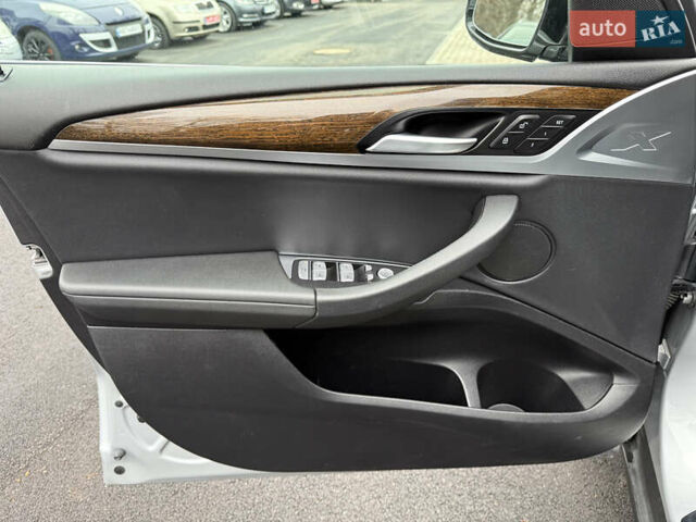Сірий БМВ Х3, об'ємом двигуна 2 л та пробігом 139 тис. км за 23900 $, фото 17 на Automoto.ua