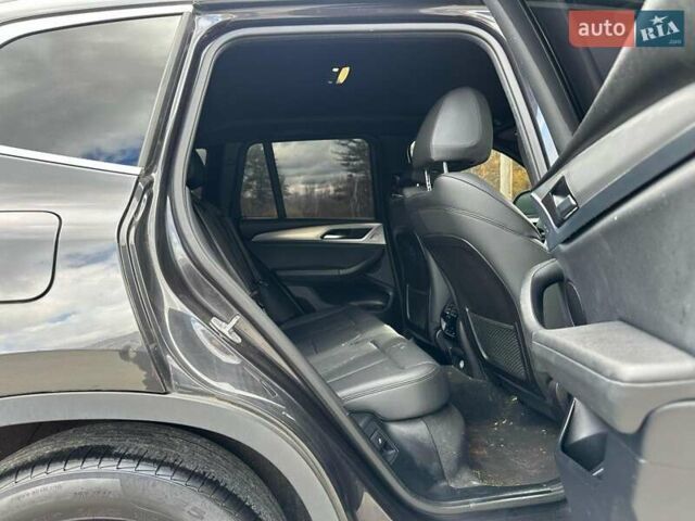 Серый БМВ Х3, объемом двигателя 2 л и пробегом 70 тыс. км за 8200 $, фото 5 на Automoto.ua