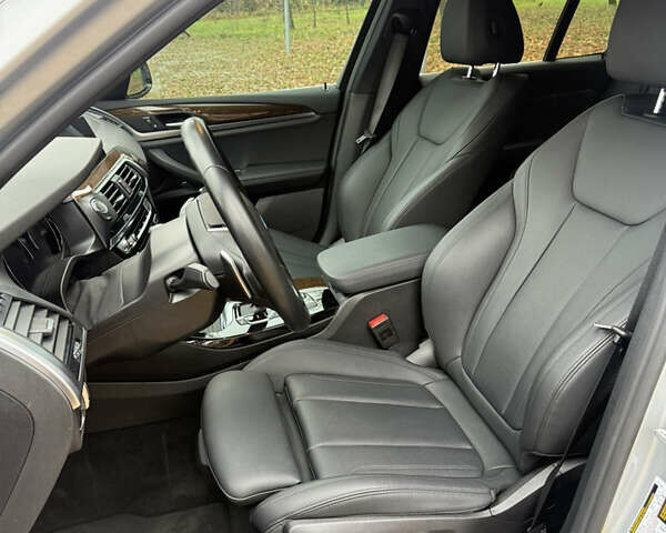 Сірий БМВ Х3, об'ємом двигуна 2 л та пробігом 59 тис. км за 29800 $, фото 13 на Automoto.ua