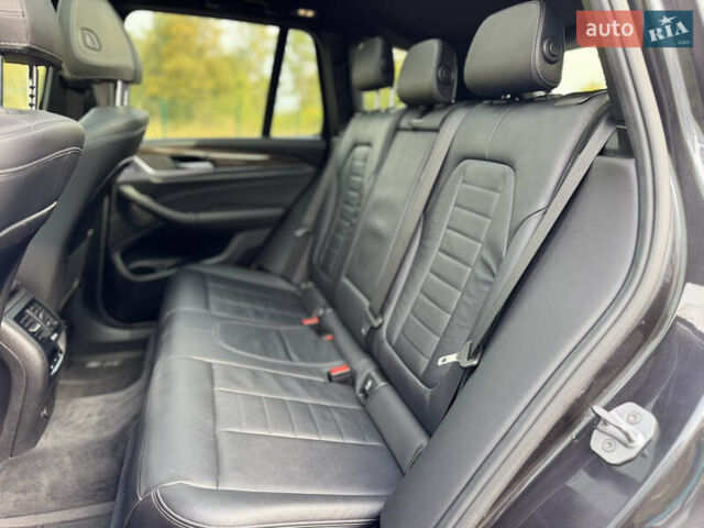 Сірий БМВ Х3, об'ємом двигуна 2 л та пробігом 150 тис. км за 27950 $, фото 32 на Automoto.ua