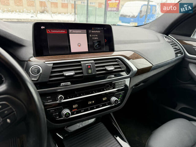 Серый БМВ Х3, объемом двигателя 2 л и пробегом 130 тыс. км за 23400 $, фото 4 на Automoto.ua