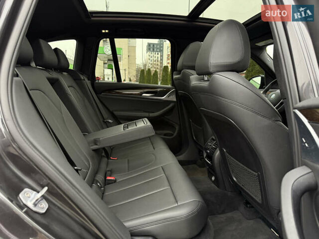 Сірий БМВ Х3, об'ємом двигуна 2 л та пробігом 151 тис. км за 22999 $, фото 35 на Automoto.ua