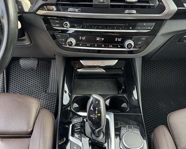 Серый БМВ Х3, объемом двигателя 2 л и пробегом 242 тыс. км за 35900 $, фото 25 на Automoto.ua