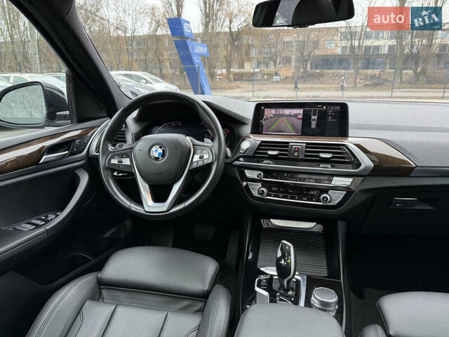 Сірий БМВ Х3, об'ємом двигуна 2 л та пробігом 139 тис. км за 23900 $, фото 9 на Automoto.ua