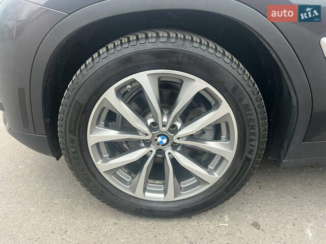 Серый БМВ Х3, объемом двигателя 2 л и пробегом 148 тыс. км за 26400 $, фото 34 на Automoto.ua