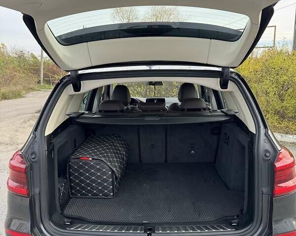 Серый БМВ Х3, объемом двигателя 2 л и пробегом 242 тыс. км за 35900 $, фото 11 на Automoto.ua