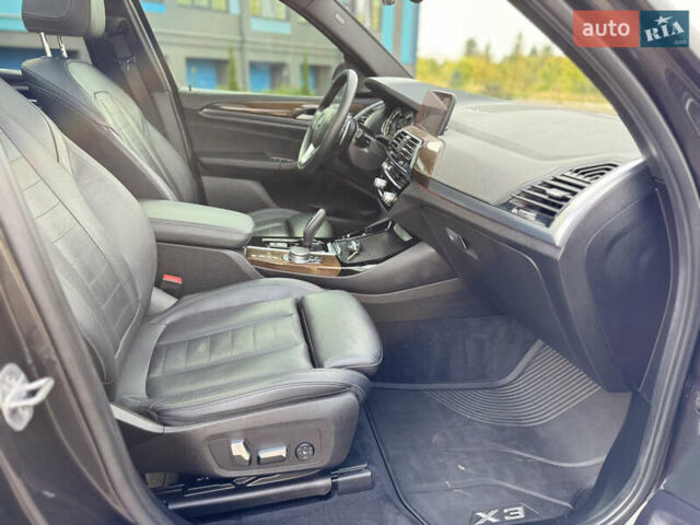 Сірий БМВ Х3, об'ємом двигуна 2 л та пробігом 150 тис. км за 27950 $, фото 38 на Automoto.ua