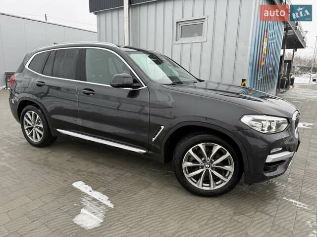 Серый БМВ Х3, объемом двигателя 2 л и пробегом 130 тыс. км за 23400 $, фото 6 на Automoto.ua