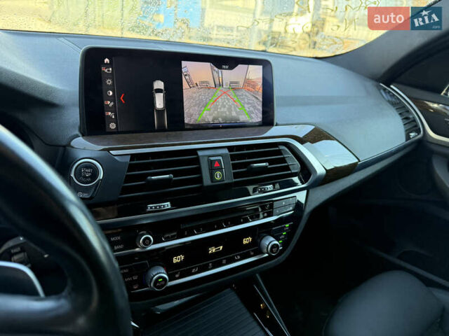 Серый БМВ Х3, объемом двигателя 2 л и пробегом 130 тыс. км за 23400 $, фото 26 на Automoto.ua