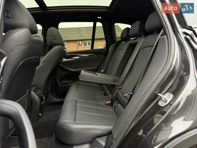 Сірий БМВ Х3, об'ємом двигуна 2 л та пробігом 151 тис. км за 22999 $, фото 34 на Automoto.ua