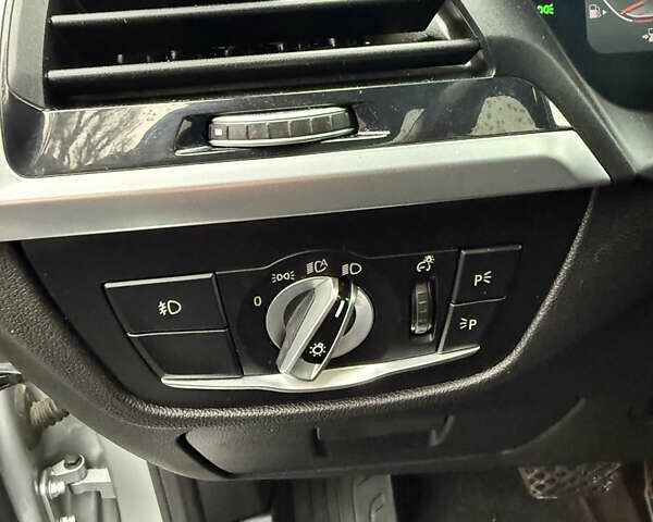 Сірий БМВ Х3, об'ємом двигуна 2 л та пробігом 139 тис. км за 23900 $, фото 16 на Automoto.ua