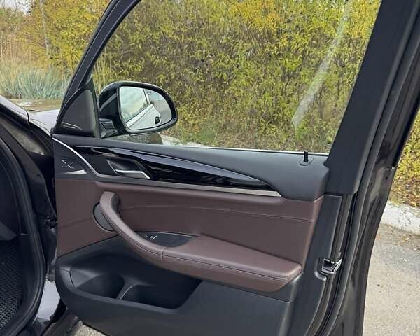 Серый БМВ Х3, объемом двигателя 2 л и пробегом 242 тыс. км за 35900 $, фото 28 на Automoto.ua