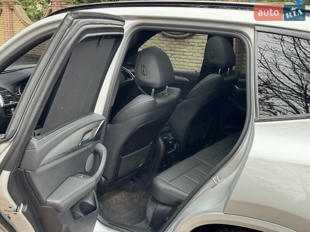 Серый БМВ Х3, объемом двигателя 3 л и пробегом 135 тыс. км за 37500 $, фото 10 на Automoto.ua