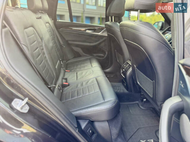 Сірий БМВ Х3, об'ємом двигуна 2 л та пробігом 150 тис. км за 27950 $, фото 37 на Automoto.ua