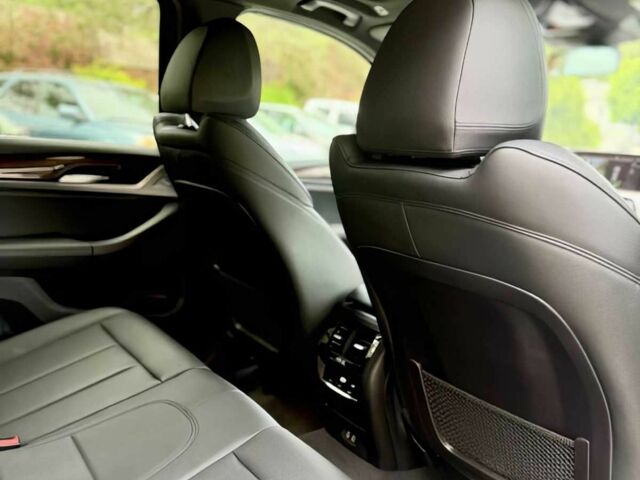 Сірий БМВ Х3, об'ємом двигуна 2 л та пробігом 37 тис. км за 16350 $, фото 16 на Automoto.ua