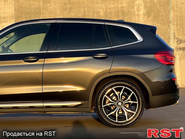 Серый БМВ Х3, объемом двигателя 2 л и пробегом 140 тыс. км за 35500 $, фото 1 на Automoto.ua