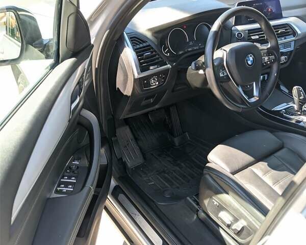 Серый БМВ Х3, объемом двигателя 2 л и пробегом 18 тыс. км за 28500 $, фото 25 на Automoto.ua