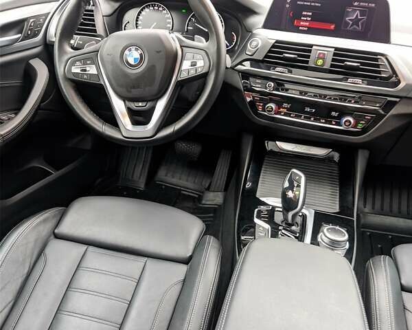 Серый БМВ Х3, объемом двигателя 2 л и пробегом 16 тыс. км за 34000 $, фото 42 на Automoto.ua
