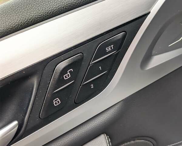 Серый БМВ Х3, объемом двигателя 2 л и пробегом 18 тыс. км за 28500 $, фото 47 на Automoto.ua