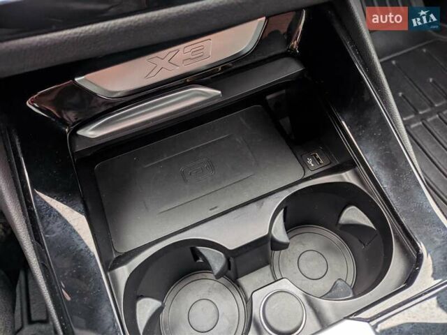 Серый БМВ Х3, объемом двигателя 2 л и пробегом 16 тыс. км за 34000 $, фото 70 на Automoto.ua