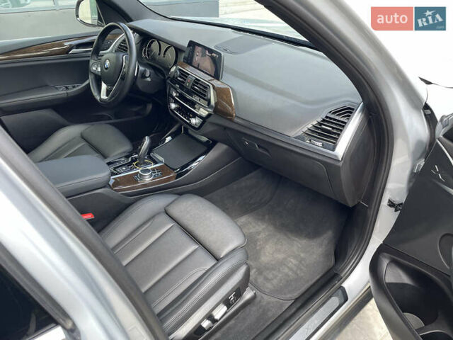 Серый БМВ Х3, объемом двигателя 2 л и пробегом 109 тыс. км за 29200 $, фото 8 на Automoto.ua