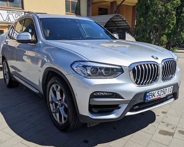 Серый БМВ Х3, объемом двигателя 2 л и пробегом 18 тыс. км за 28500 $, фото 4 на Automoto.ua